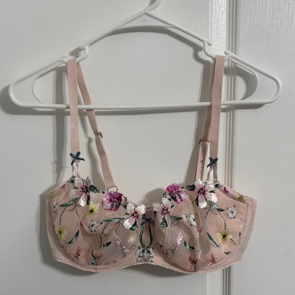 Victoria's Secret bra